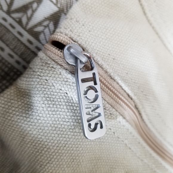 TOMS Island Chevron Woven Straw Large Tote Bag - Picture 12 of 16